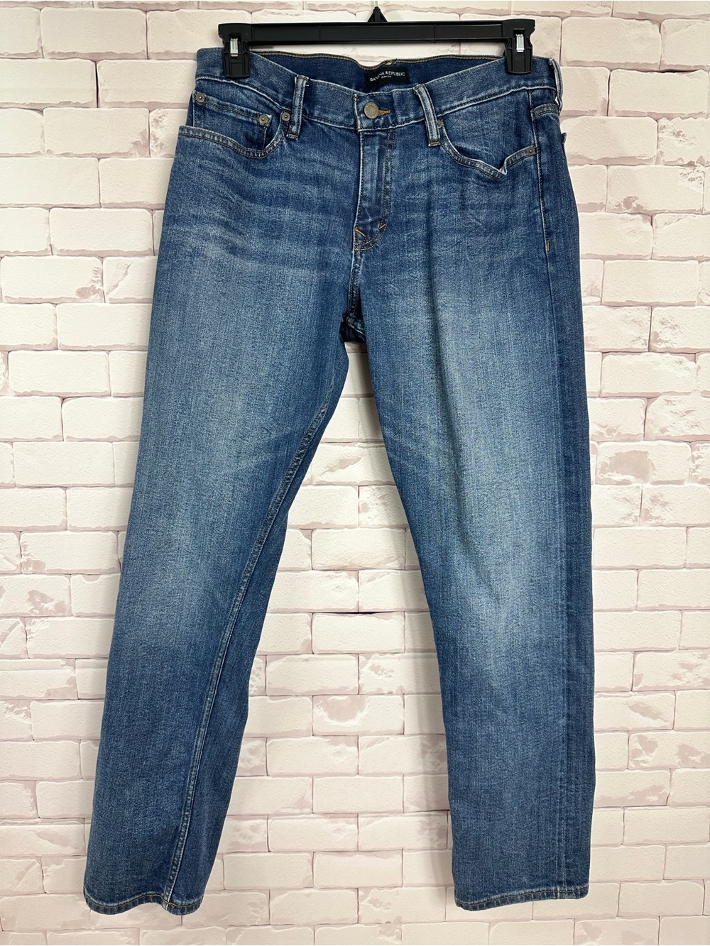Banana Republic Men's Straight Jeans in Medium Blue Wash